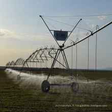 système d&#39;irrigation à pivot central à énergie solaire avec pompe